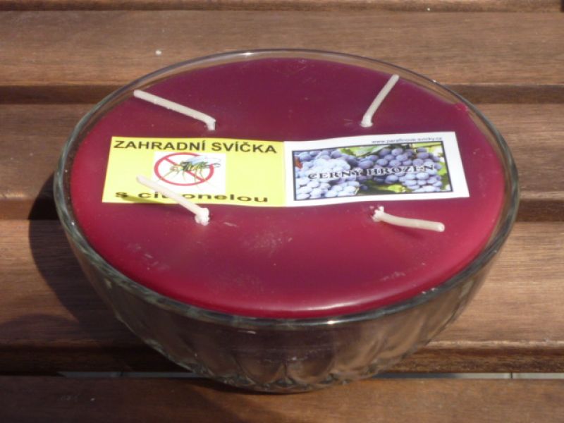 Zahradní vonná svíčka ve skle - 4 knoty - černý hrozen