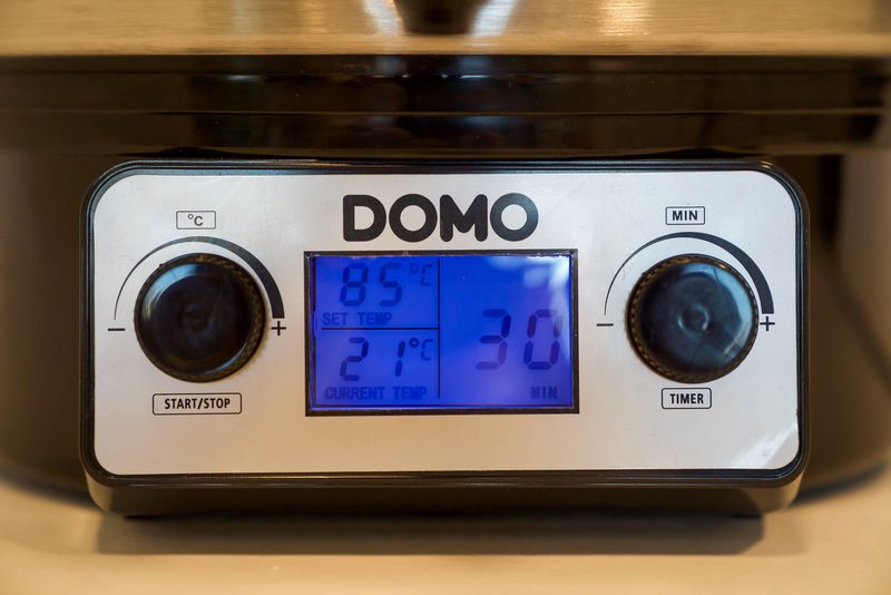 Zavařovací hrnec s digitálním ovládáním Domo DO42325PC-plastový výpustný kohout